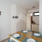 Homiday - Bay Village Apartment *