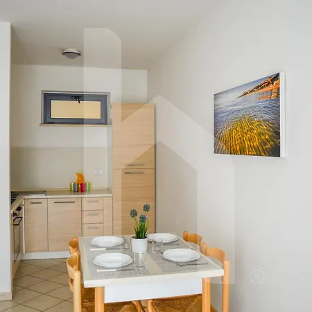 Homiday - Bay Village Apartamento Pineto