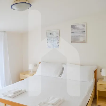 Homiday - Bay Village Apartamento