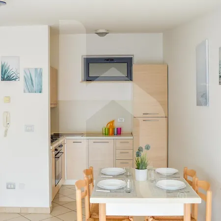 Homiday - Bay Village Apartamento Pineto