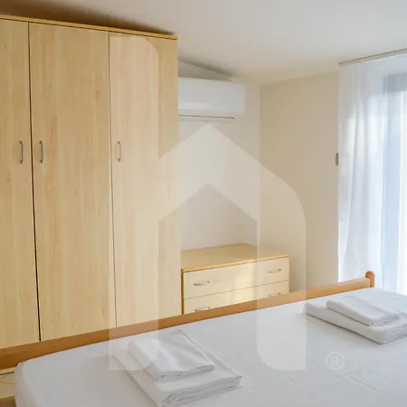 Homiday - Bay Village Apartamento *