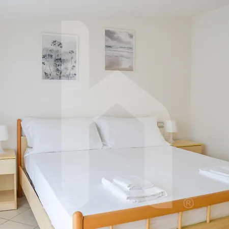 Homiday - Bay Village Apartamento