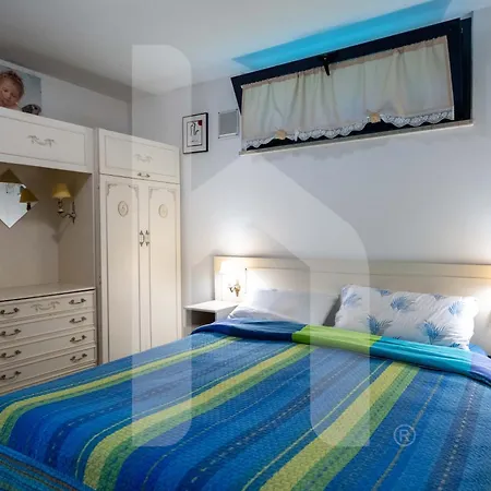 Homiday - Bay Village Apartman Pineto