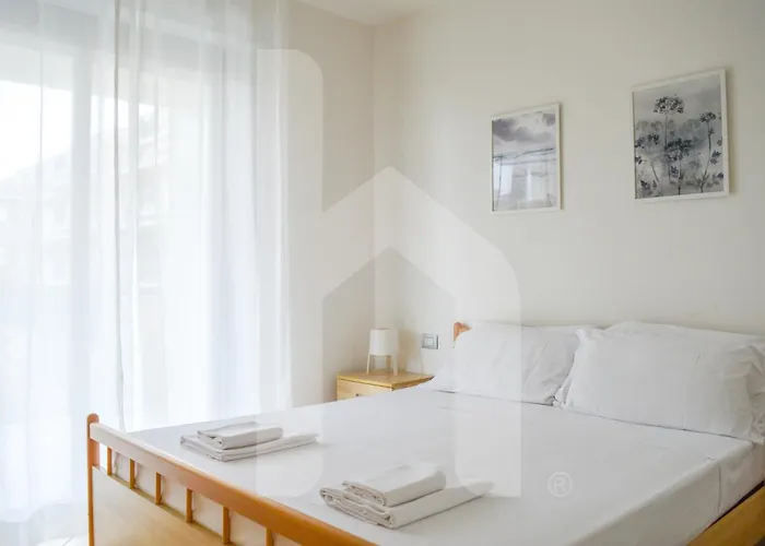 Homiday - Bay Village