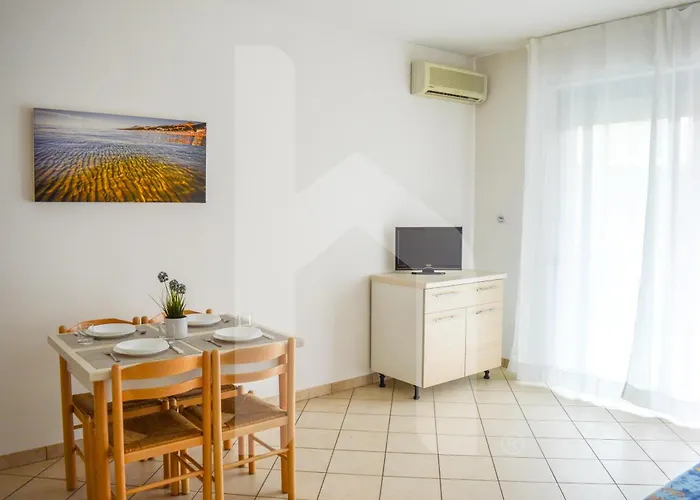 Apartman Homiday - Bay Village Pineto