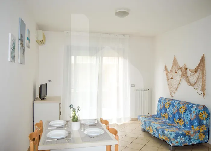 Homiday - Bay Village Pineto