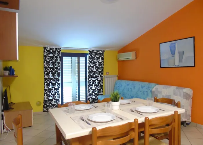 Homiday - Bay Village * Pineto