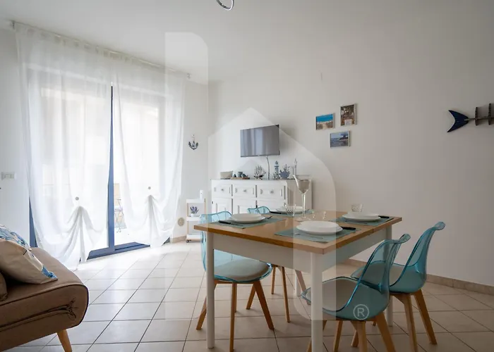 Homiday - Bay Village