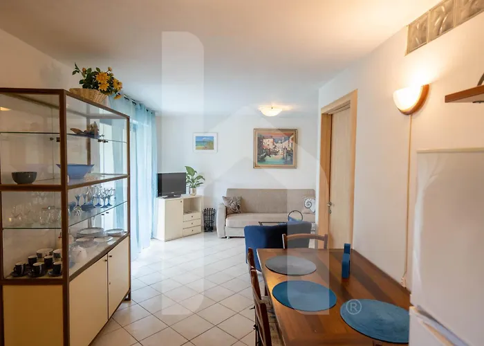 Homiday - Bay Village Apartman *