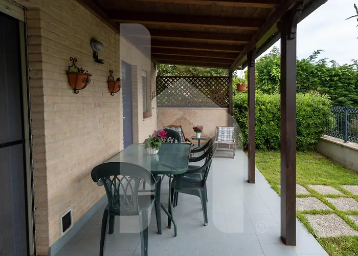 Homiday - Bay Village Apartman Pineto