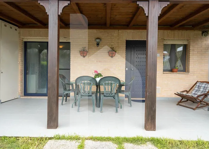 Homiday - Bay Village * Pineto